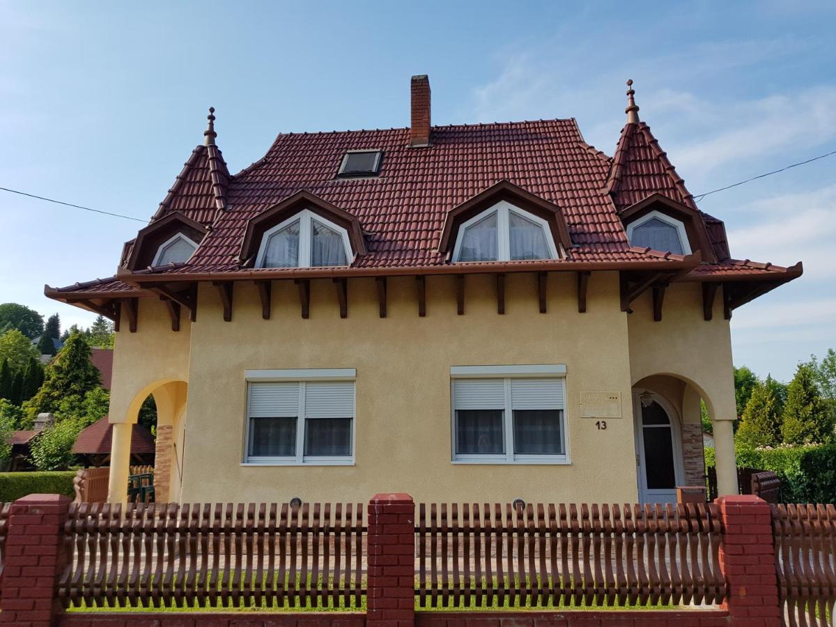 Henrietta Apartmanház Zalakaros Exterior foto